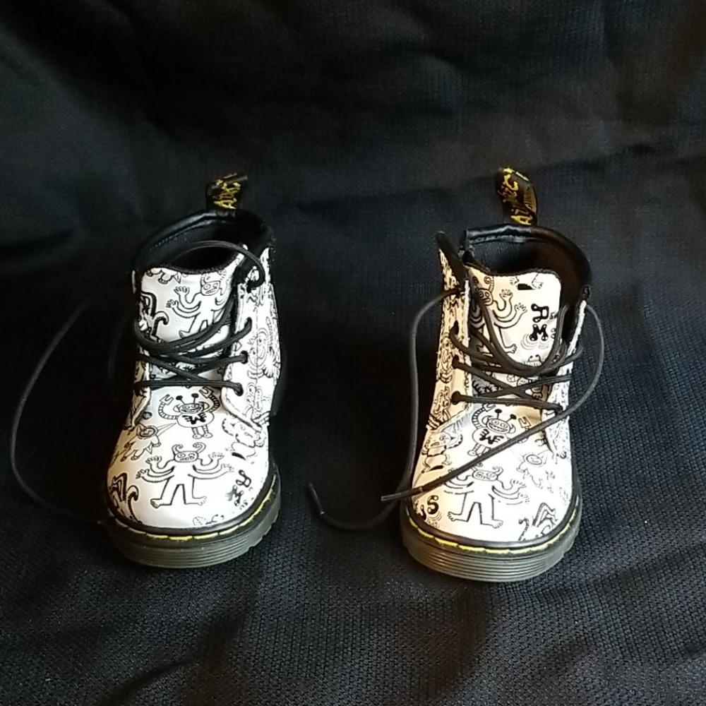 Dr. Marten's Toddler Boots Size 6 US